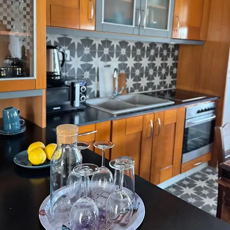 Levanta Ασπροβάλτα